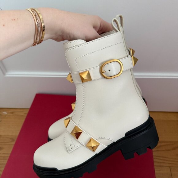 NWT Valentino Garavani Combat Boots Calfskin Leather Gold-tone Studs Sz 36 - Picture 9 of 12